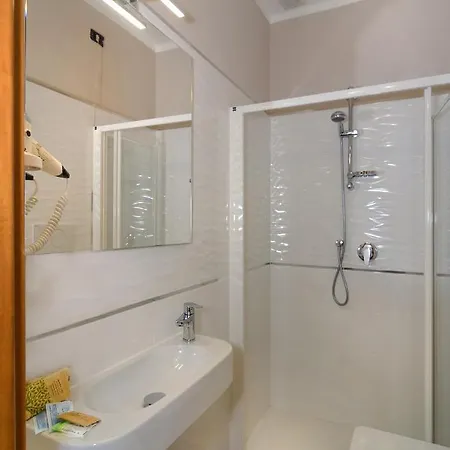 Hotel Grazia 2*